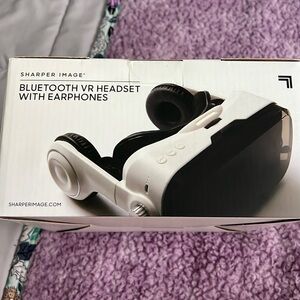 Bluetooth VR Headset w/ Earphones